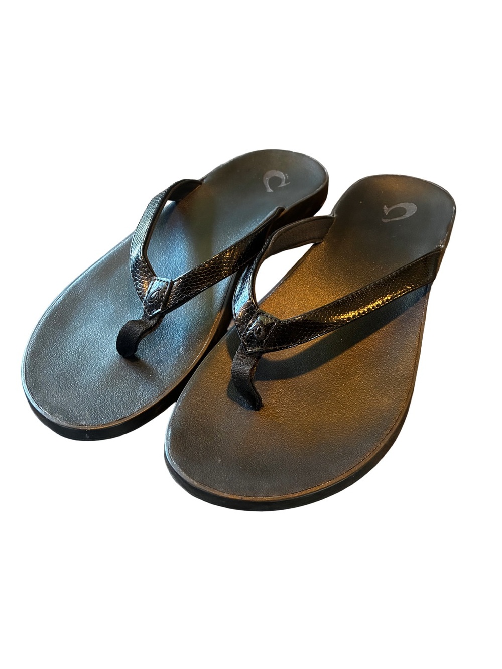 OluKai Puawe Recovery Flip Flops Women’s Size 9 Black Black Comfort Sandals